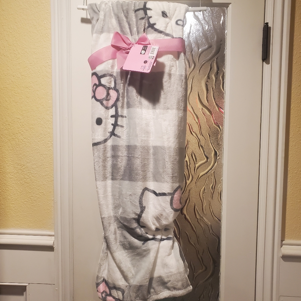 Hello Kitty Plush Blanket